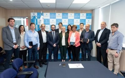 Firma de Convenio para entrega de TABLETS