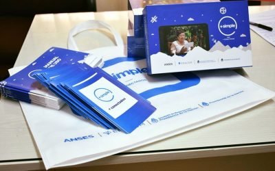 Entrega de TABLETS del Programa +Simple