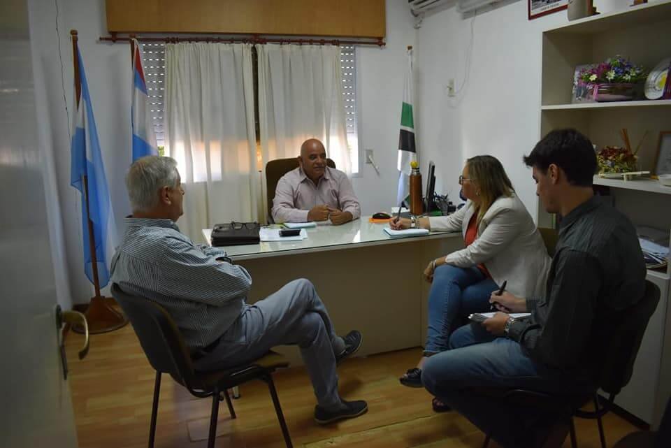 El Intendente Municipal Sr. Fabián Constantino recibió en su despacho a la Ministra de Desarrollo Social de la Provincia Sra. Marisa Paira y al Senador Provincial Dr. Jorge Maradey.