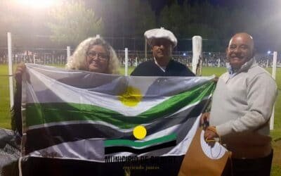 ENTREGA DE LA BANDERA DE GILBERT A LA AGRUPACIÓN INDEPENDENCIA