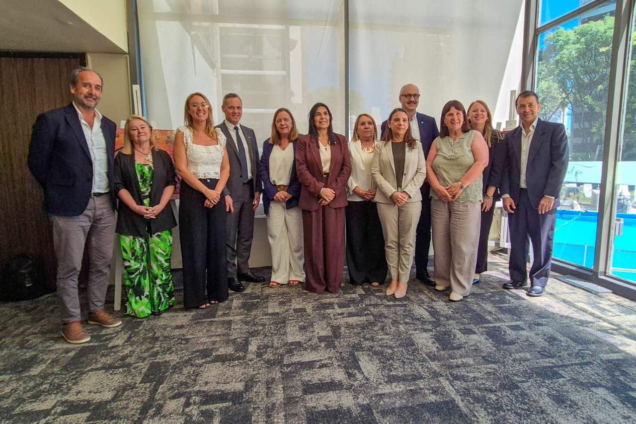 𝗘𝗹 𝗠𝘂𝗻𝗶𝗰𝗶𝗽𝗶𝗼 𝗱𝗲 𝗚𝗶𝗹𝗯𝗲𝗿𝘁 𝗽𝗿𝗲𝘀𝗲𝗻𝘁𝗲 𝗲𝗻 𝘂𝗻 𝗲𝗻𝗰𝘂𝗲𝗻𝘁𝗿𝗼 𝗰𝗼𝗻 𝗨𝗡𝗜𝗖𝗘𝗙 𝘆 𝗮𝘂𝘁𝗼𝗿𝗶𝗱𝗮𝗱𝗲𝘀 𝗽𝗿𝗼𝘃𝗶𝗻𝗰𝗶𝗮𝗹𝗲𝘀