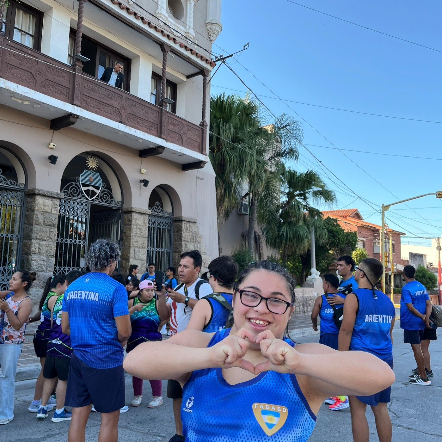 𝗢𝗿𝗴𝘂𝗹𝗹𝗼 𝗟𝗼𝗰𝗮𝗹: 𝗟𝘂𝗰𝗶𝗮𝗻𝗮 𝗕𝗲𝗿𝗻𝗮𝗿𝗱 𝗲𝗻𝘁𝗿𝗲𝗻𝗼́ 𝗰𝗼𝗻 𝗲𝗹 𝗦𝗲𝗹𝗲𝗰𝗰𝗶𝗼𝗻𝗮𝗱𝗼 𝗔𝗿𝗴𝗲𝗻𝘁𝗶𝗻𝗼 𝗱𝗲 𝗔𝘁𝗹𝗲𝘁𝗶𝘀𝗺𝗼