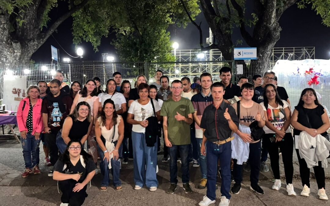 𝗨𝗻𝗮 𝗻𝗼𝗰𝗵𝗲 𝗱𝗲 𝗶𝗻𝗰𝗹𝘂𝘀𝗶𝗼́𝗻 𝘆 𝗮𝗹𝗲𝗴𝗿𝗶́𝗮 𝗲𝗻 𝗲𝗹 𝗖𝗮𝗿𝗻𝗮𝘃𝗮𝗹 𝗱𝗲𝗹 𝗣𝗮𝗶́𝘀