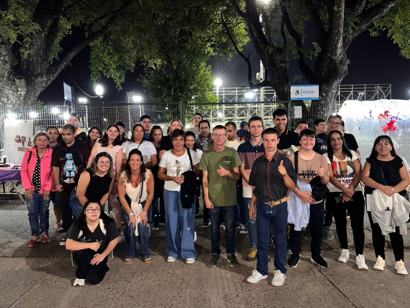 𝗨𝗻𝗮 𝗻𝗼𝗰𝗵𝗲 𝗱𝗲 𝗶𝗻𝗰𝗹𝘂𝘀𝗶𝗼́𝗻 𝘆 𝗮𝗹𝗲𝗴𝗿𝗶́𝗮 𝗲𝗻 𝗲𝗹 𝗖𝗮𝗿𝗻𝗮𝘃𝗮𝗹 𝗱𝗲𝗹 𝗣𝗮𝗶́𝘀