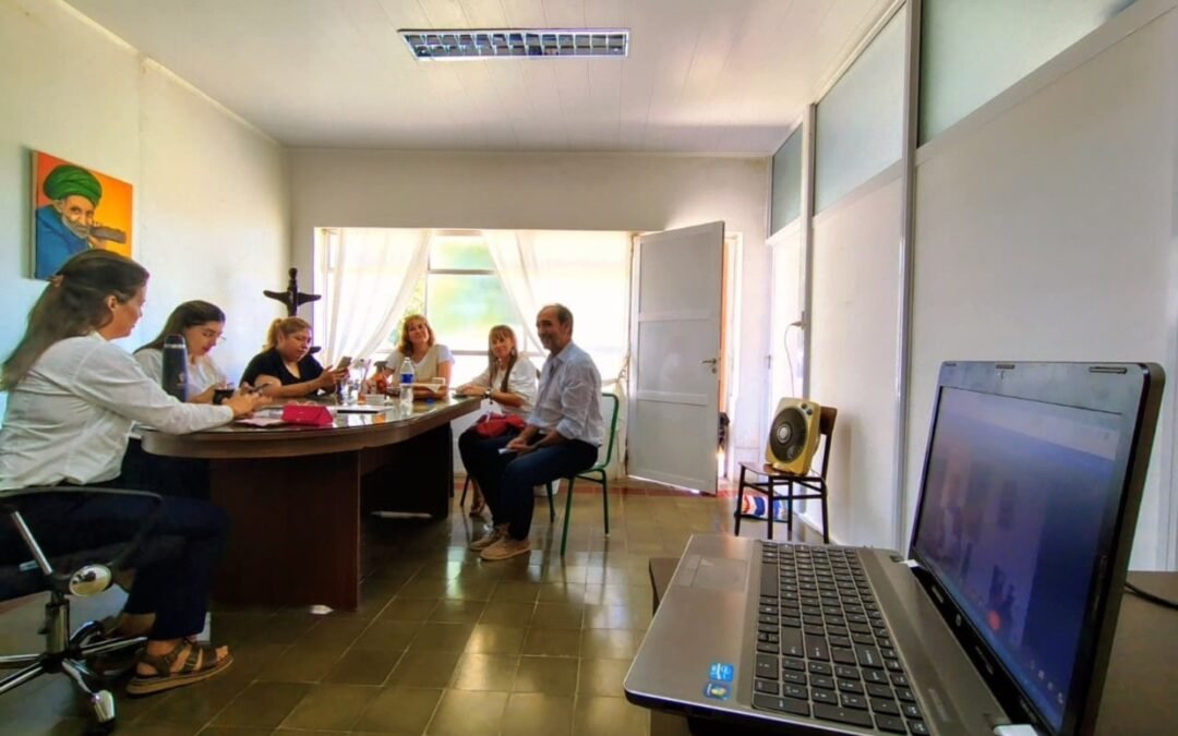 𝗥𝗘𝗨𝗡𝗜𝗢́𝗡 𝗖𝗢𝗡 𝗖𝗔𝗣𝗔𝗖𝗜𝗧𝗔𝗗𝗢𝗥𝗘𝗦 𝗗𝗘 𝗙𝗢𝗥𝗠𝗔𝗖𝗜𝗢́𝗡 𝗣𝗥𝗢𝗙𝗘𝗦𝗜𝗢𝗡𝗔𝗟