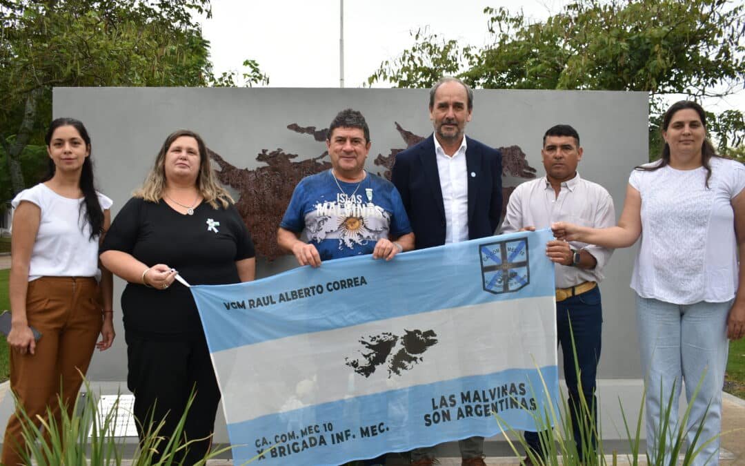 𝗔𝗰𝘁𝗼 𝗲𝗻 𝗵𝗼𝗻𝗼𝗿 𝗮 𝗹𝗼𝘀 𝗩𝗲𝘁𝗲𝗿𝗮𝗻𝗼𝘀 𝘆 𝗛𝗲́𝗿𝗼𝗲𝘀 𝗱𝗲 𝗹𝗮 𝗚𝘂𝗲𝗿𝗿𝗮 𝗱𝗲 𝗠𝗮𝗹𝘃𝗶𝗻𝗮𝘀