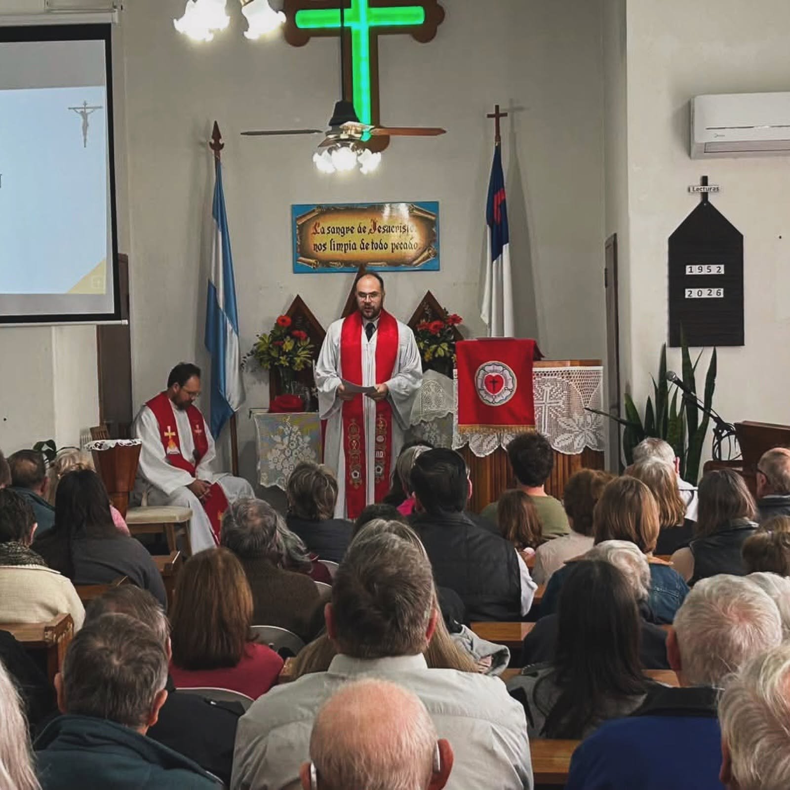 𝗘𝗺𝗼𝘁𝗶𝘃𝗮 𝗱𝗲𝘀𝗽𝗲𝗱𝗶𝗱𝗮 𝗮𝗹 𝗽𝗮𝘀𝘁𝗼𝗿 𝗖𝗵𝗮𝗿𝗹𝗲𝘀 𝗧𝗮𝗶𝗹𝗼𝗿 𝗱𝗮 𝗥𝗼𝗰𝗵𝗮