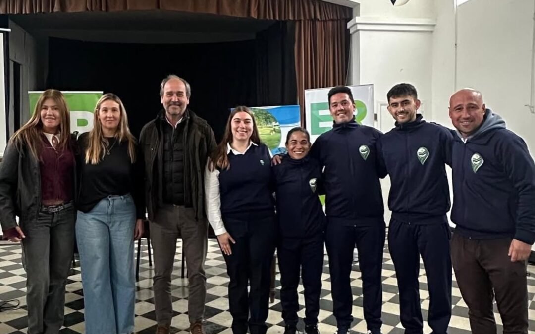 𝗖𝗼𝗻𝘃𝗲𝗿𝘀𝗮𝘁𝗼𝗿𝗶𝗼: 𝗘𝗹 𝗿𝗼𝗹 𝗱𝗲𝗹 𝗱𝗲𝗽𝗼𝗿𝘁𝗲 𝗲𝗻 𝗹𝗮𝘀 𝗲𝘀𝘁𝗿𝗮𝘁𝗲𝗴𝗶𝗮𝘀 𝗰𝗼𝗹𝗲𝗰𝘁𝗶𝘃𝗮𝘀 𝗽𝗮𝗿𝗮 𝗲𝗹 𝗰𝘂𝗶𝗱𝗮𝗱𝗼 𝗱𝗲 𝗹𝗮 𝘀𝗮𝗹𝘂𝗱 𝗺𝗲𝗻𝘁𝗮𝗹