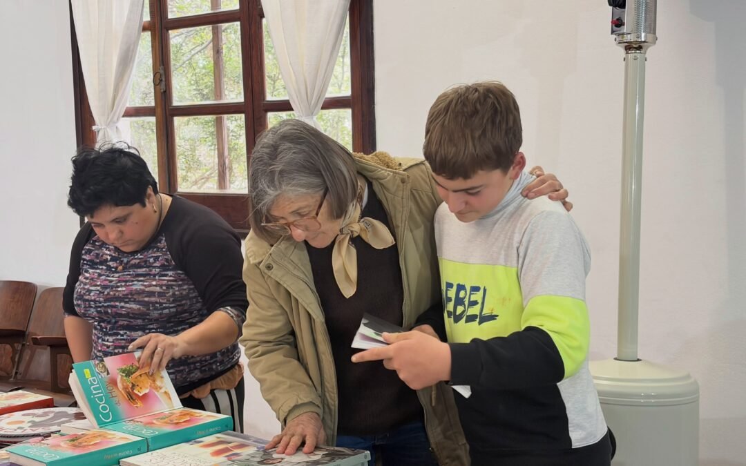 ¡𝗔𝘀𝗶́ 𝘀𝗲 𝘃𝗶𝘃𝗶𝗼́ 𝗲𝗹 𝘀𝗲𝗴𝘂𝗻𝗱𝗼 𝗱𝗶́𝗮 𝗱𝗲 𝗟𝗮 𝗙𝗲𝗿𝗶𝗮 𝗱𝗲𝗹 𝗟𝗶𝗯𝗿𝗼 𝗣𝗼𝗽𝘂𝗹𝗮𝗿 𝗲𝗻 𝗲𝗹 𝗦𝗮𝗹𝗼́𝗻 𝗣𝗮𝗿𝗿𝗼𝗾𝘂𝗶𝗮𝗹!