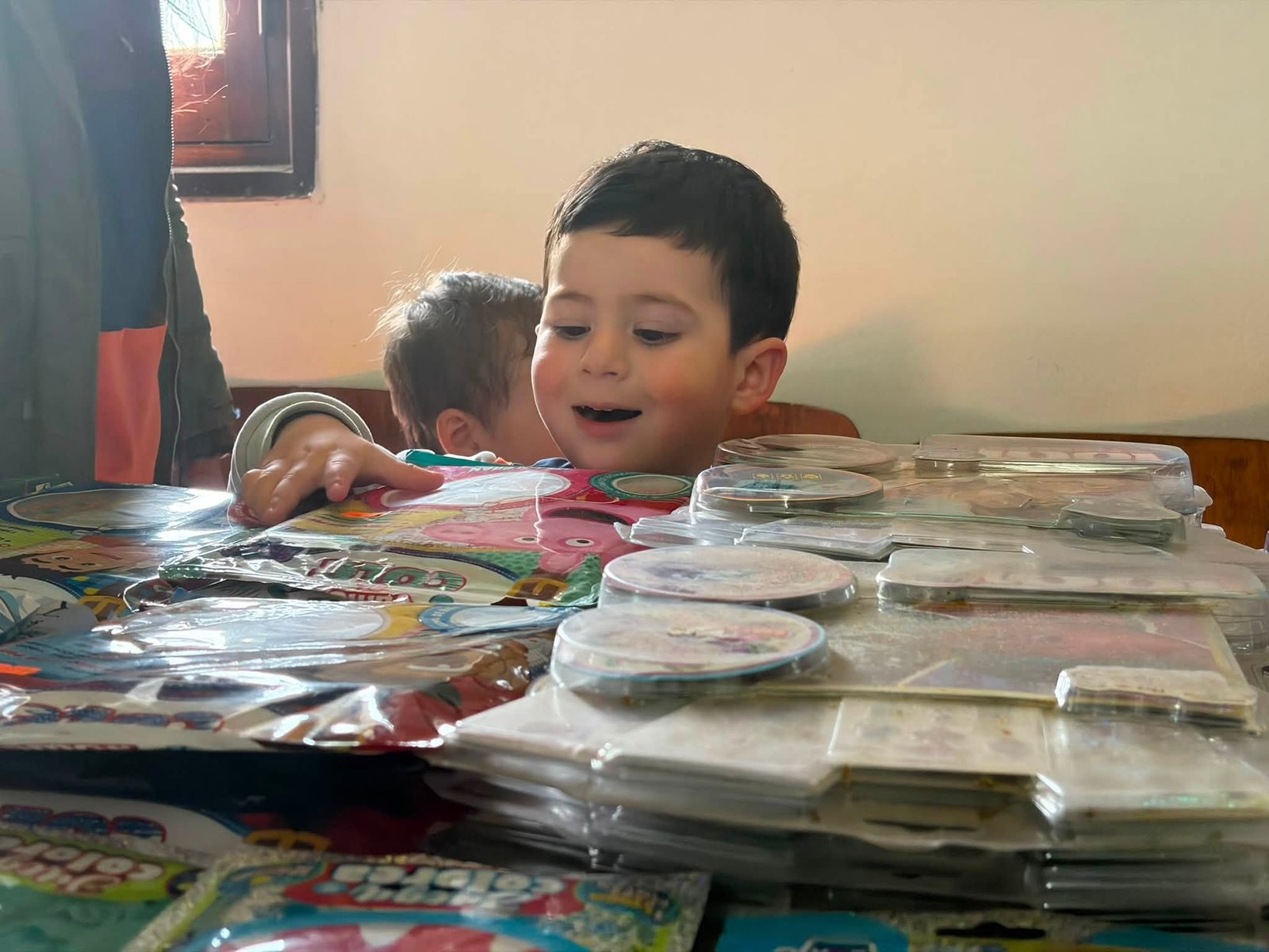 ¡𝗔𝘀𝗶́ 𝘀𝗲 𝘃𝗶𝘃𝗶𝗼́ 𝗵𝗼𝘆 𝗹𝗮 𝗽𝗿𝗶𝗺𝗲𝗿𝗮 𝗷𝗼𝗿𝗻𝗮𝗱𝗮 𝗱𝗲 𝗟𝗮 𝗙𝗲𝗿𝗶𝗮 𝗱𝗲𝗹 𝗟𝗶𝗯𝗿𝗼 𝗣𝗼𝗽𝘂𝗹𝗮𝗿 𝗲𝗻 𝗲𝗹 𝗦𝗮𝗹𝗼́𝗻 𝗣𝗮𝗿𝗿𝗼𝗾𝘂𝗶𝗮𝗹!