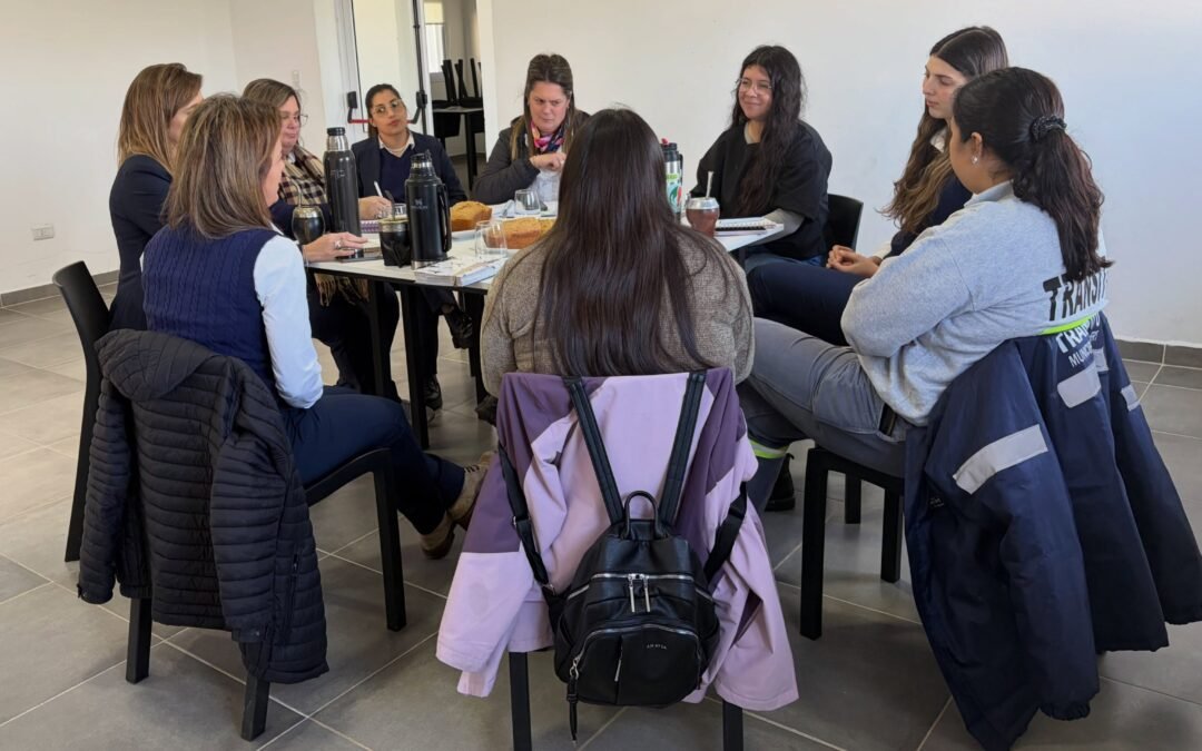𝗚𝗶𝗹𝗯𝗲𝗿𝘁 𝗳𝗼𝗿𝘁𝗮𝗹𝗲𝗰𝗲 𝘀𝘂 𝗰𝗼𝗺𝗽𝗿𝗼𝗺𝗶𝘀𝗼 𝗰𝗼𝗻 𝗹𝗮𝘀 𝗽𝗿𝗶𝗺𝗲𝗿𝗮𝘀 𝗶𝗻𝗳𝗮𝗻𝗰𝗶𝗮𝘀