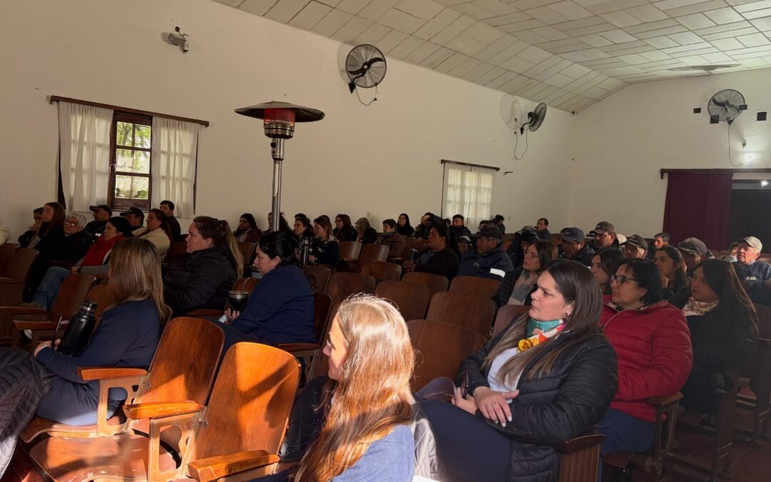 𝗦𝗲 𝗹𝗹𝗲𝘃𝗼́ 𝗮 𝗰𝗮𝗯𝗼 𝗹𝗮 𝗰𝗵𝗮𝗿𝗹𝗮 𝘀𝗼𝗯𝗿𝗲 𝗦𝗮𝗹𝘂𝗱 𝗠𝗲𝗻𝘁𝗮𝗹 𝘆 𝗣𝗿𝗲𝘃𝗲𝗻𝗰𝗶𝗼́𝗻 𝗱𝗲𝗹 𝗦𝘂𝗶𝗰𝗶𝗱𝗶𝗼