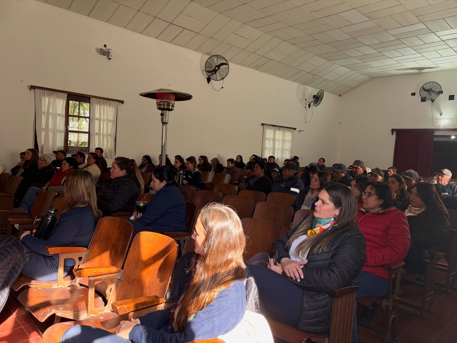 𝗦𝗲 𝗹𝗹𝗲𝘃𝗼́ 𝗮 𝗰𝗮𝗯𝗼 𝗹𝗮 𝗰𝗵𝗮𝗿𝗹𝗮 𝘀𝗼𝗯𝗿𝗲 𝗦𝗮𝗹𝘂𝗱 𝗠𝗲𝗻𝘁𝗮𝗹 𝘆 𝗣𝗿𝗲𝘃𝗲𝗻𝗰𝗶𝗼́𝗻 𝗱𝗲𝗹 𝗦𝘂𝗶𝗰𝗶𝗱𝗶𝗼